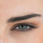 از آموزش تا اجرای حرفه‌ای: همه چیز درباره دوره تخصصی کاشت ابرو سلامت تهران