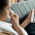 وقتی پزشک، فقط نسخه‌نویس نیست؛ همراه درمانت است!