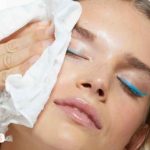 اشتباهات رایج در شست‌وشوی صورت که باعث جوش می‌شوند